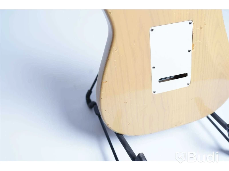 Elgitarr - Chery Stratocaster inkl. hardcase. Begagnad. Funktionstestad.