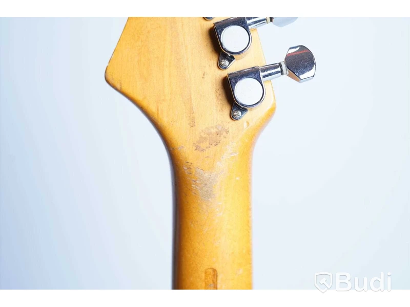 Elgitarr - Chery Stratocaster inkl. hardcase. Begagnad. Funktionstestad.