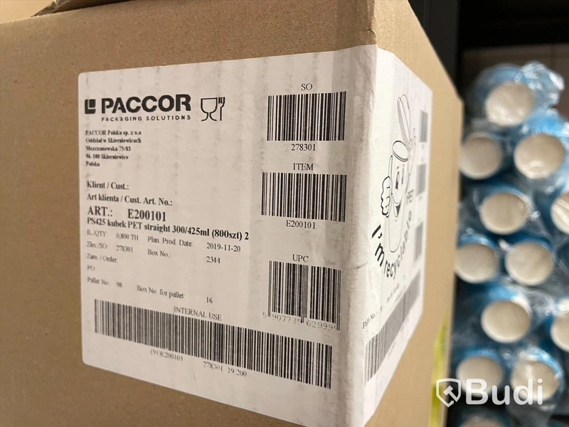 8st lådor med plastglas 425mlmed 300st i varje låda