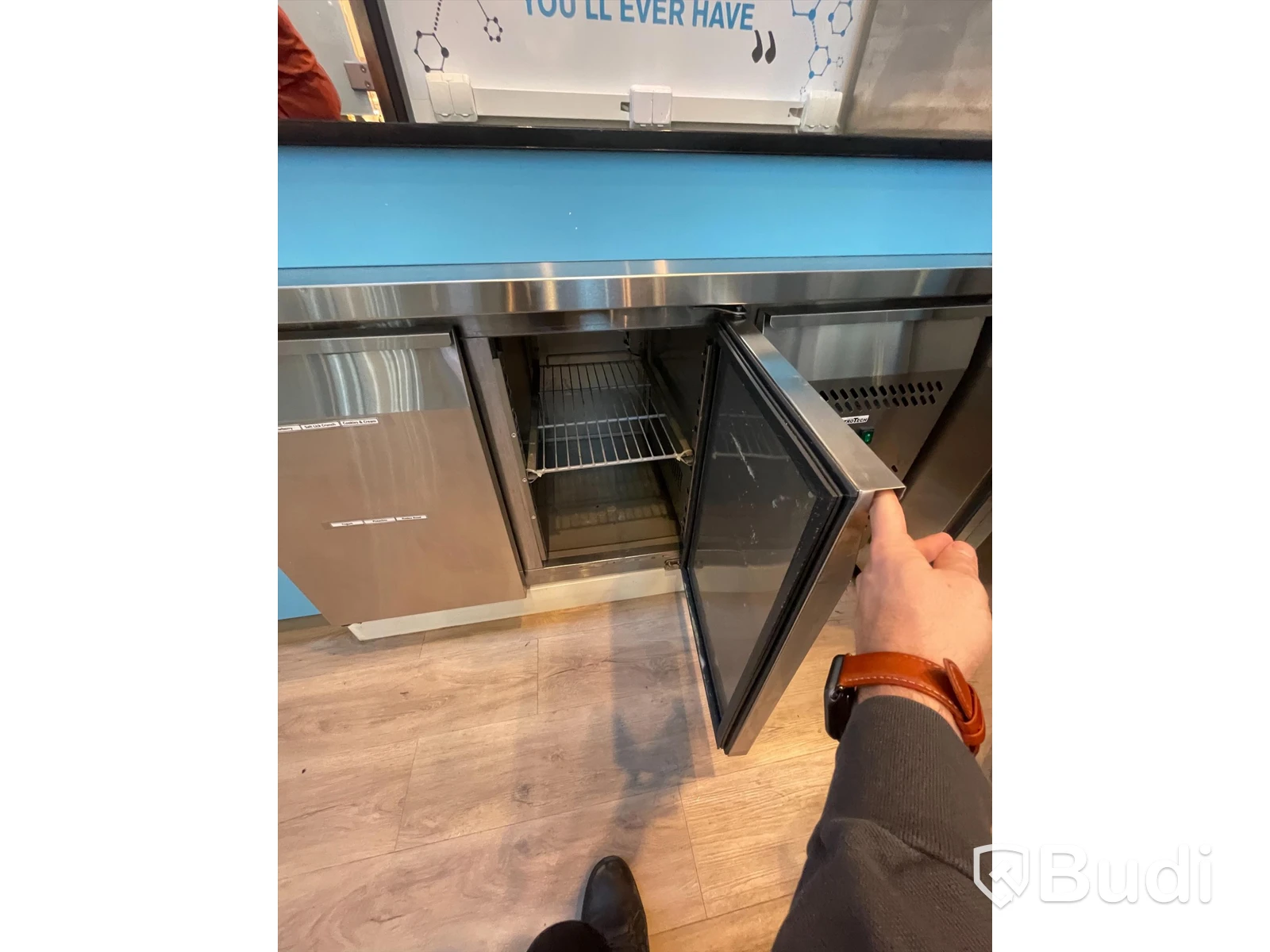 Kylbänk med egen inbyggd kompressor, 135 bred och 64cm hög