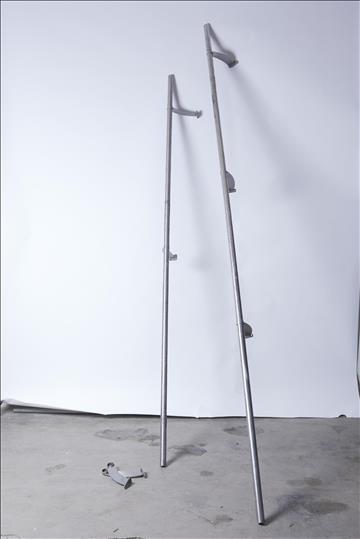 2 st Fotstöd till bar (ca mått: 270 och 330 cm)