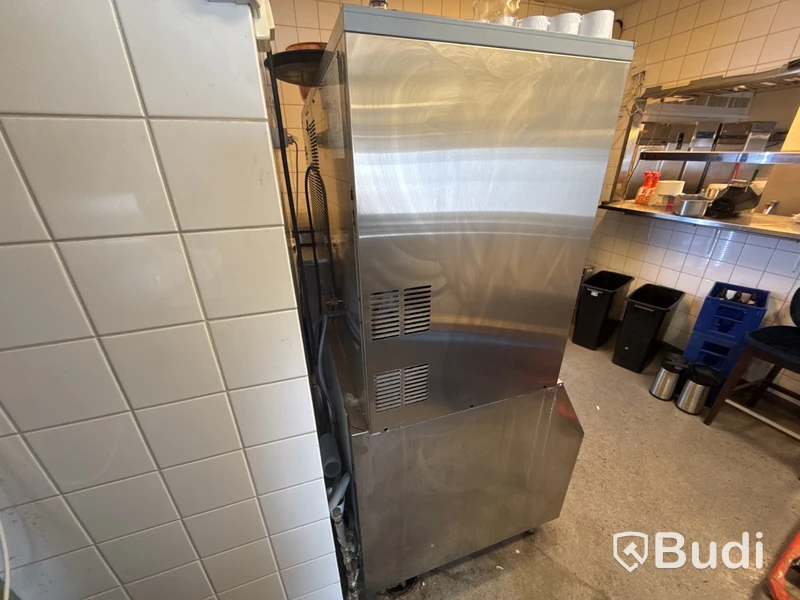 Ismaskin IK Kastell KP 300 / Porkka B150 (stor modell)