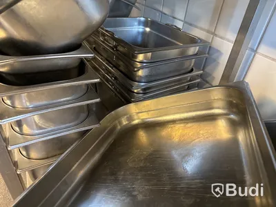 Rostfri bänk med kantiner & tillbehör