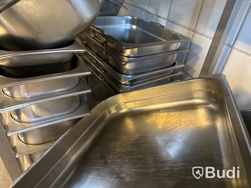 Rostfri bänk med kantiner & tillbehör