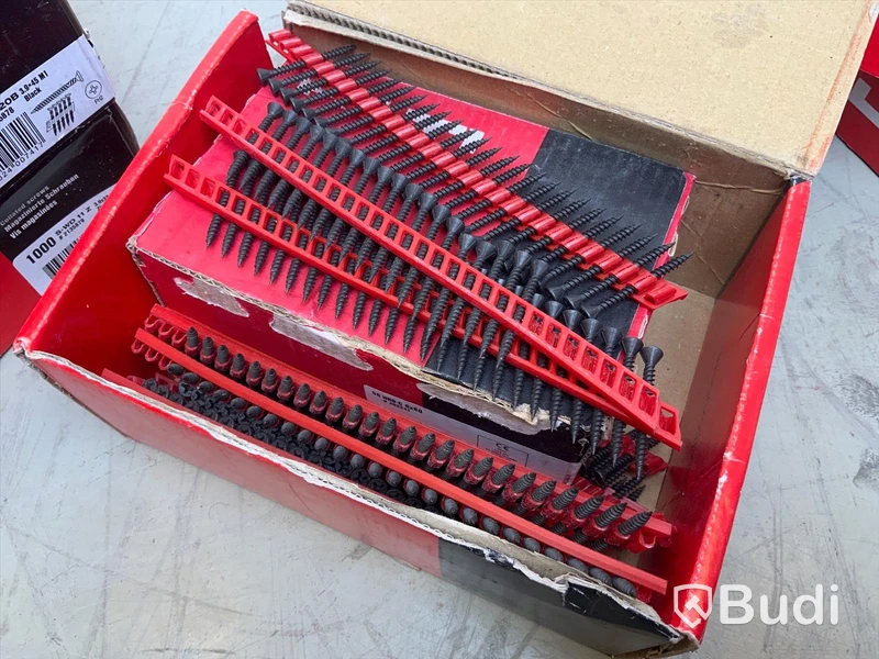 HILTI Skruv. 3,9x32 M1 ca 3 box, 4.0x45 M1 ca 1 box, 3,5x25 ca 2 box.