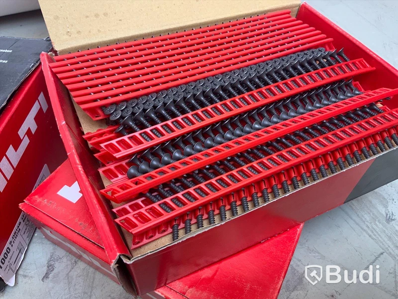 HILTI Skruv. 3,9x32 M1 ca 3 box, 4.0x45 M1 ca 1 box, 3,5x25 ca 2 box.