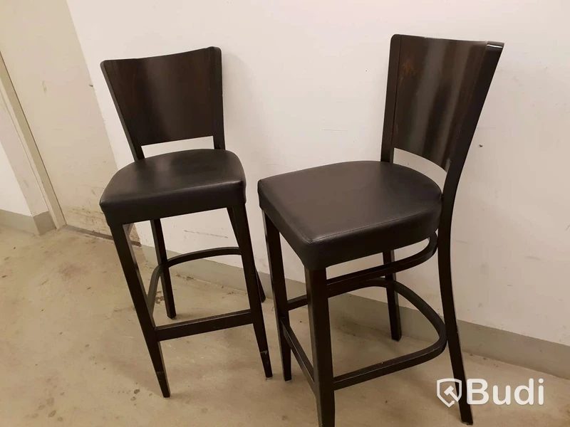 Barstolar 2st mörkbruna med svart sits i konstläder