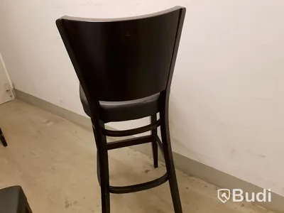 Barstolar 2st mörkbruna med svart sits i konstläder