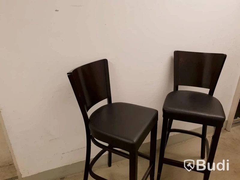 Barstolar 2st mörkbruna med svart sits i konstläder
