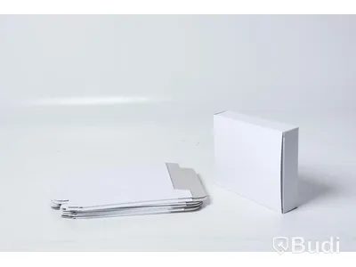 Förpackningsmaterial för butik - plastpåsar, presentkartonger