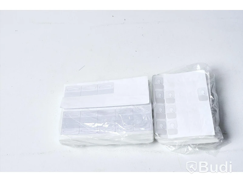 Förpackningsmaterial för butik - plastpåsar, presentkartonger