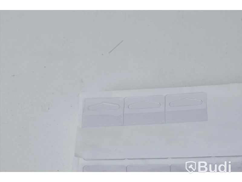 Förpackningsmaterial för butik - plastpåsar, presentkartonger