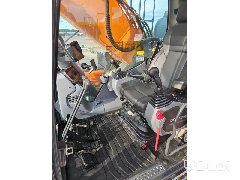 Grävmaskin Doosan DX300LC-7 -2022