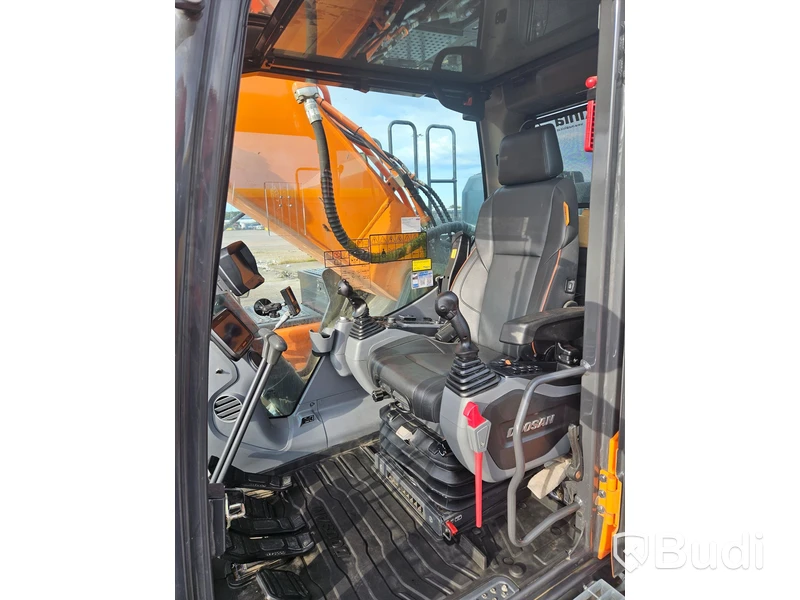 Grävmaskin Doosan DX300LC-7 -2022