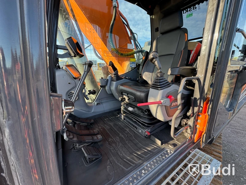 Grävmaskin Doosan DX300LC-7, 2.0 -2022
