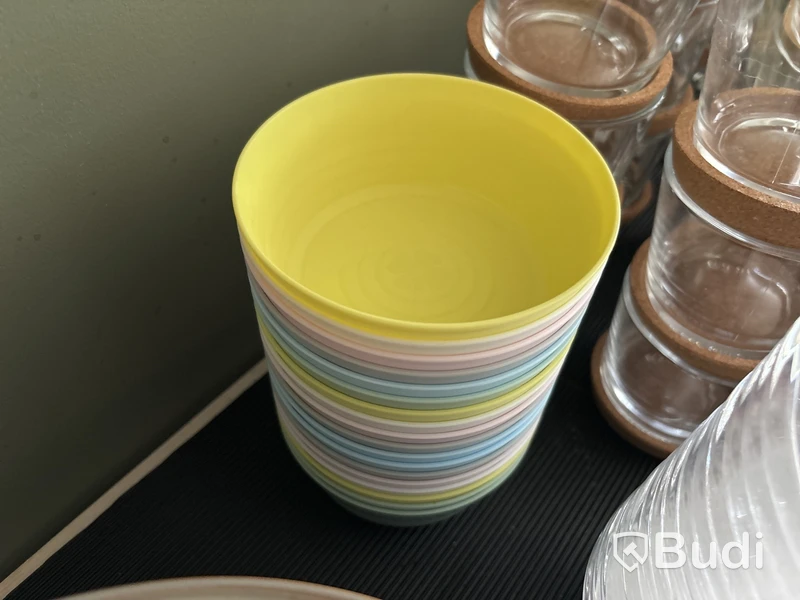 Tallrikar, glas, skålar & kaffekoppar