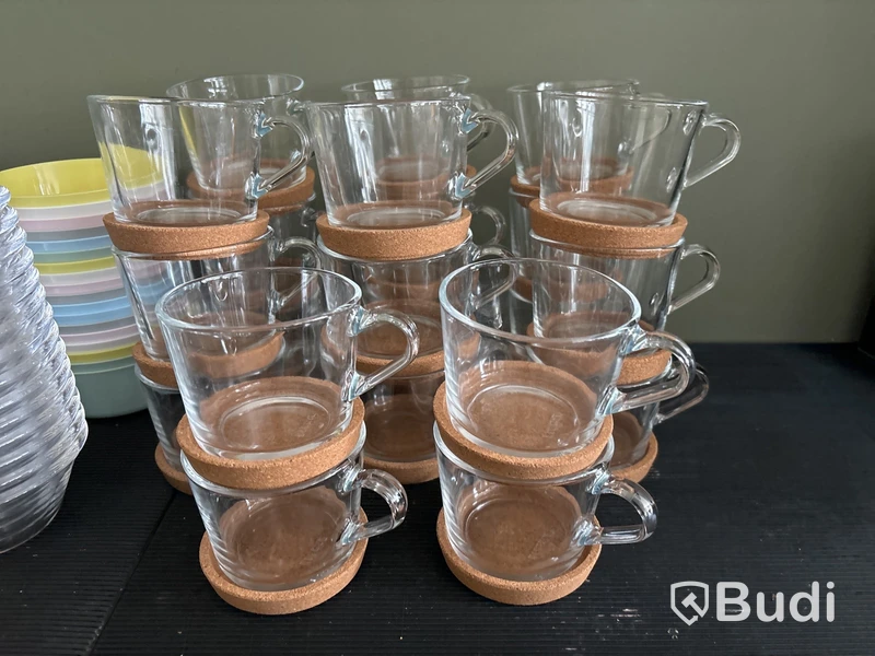 Tallrikar, glas, skålar & kaffekoppar