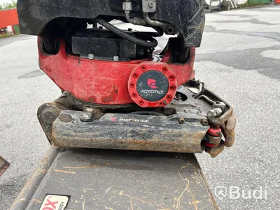 Minigrävare CAT 303.5E CR med tillbehör
