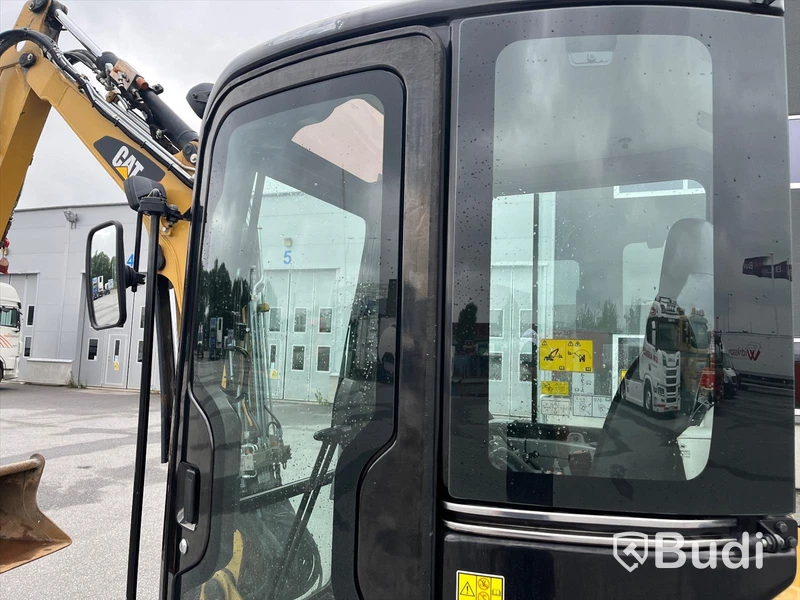 Minigrävare CAT 303.5E CR med tillbehör
