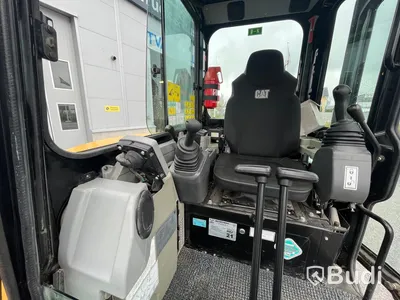Minigrävare CAT 303.5E CR med tillbehör