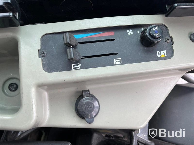 Minigrävare CAT 303.5E CR med tillbehör