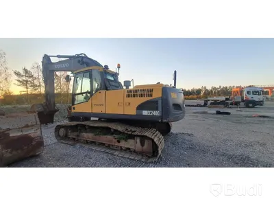 Volvo bandgrävmaskin EC240CL -2009 inkl tillbehör