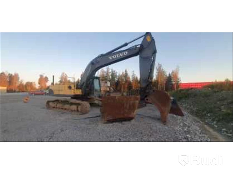 Volvo bandgrävmaskin EC240CL -2009 inkl tillbehör
