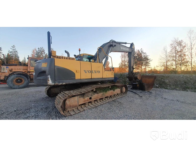 Volvo bandgrävmaskin EC240CL -2009 inkl tillbehör