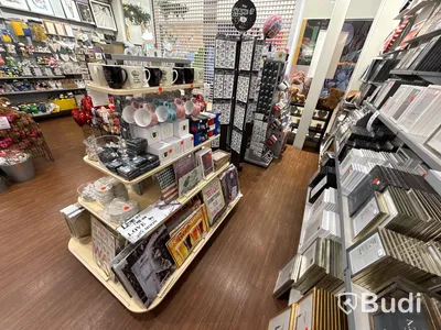 Komplett butik med varor & inredning