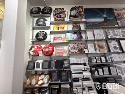 Komplett butik med varor & inredning