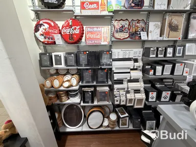 Komplett butik med varor & inredning