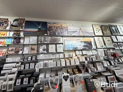Komplett butik med varor & inredning