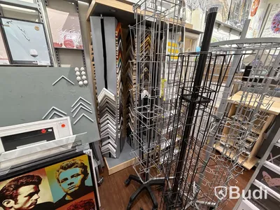 Komplett butik med varor & inredning