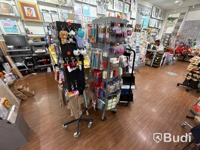 Komplett butik med varor & inredning