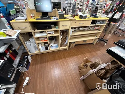 Komplett butik med varor & inredning