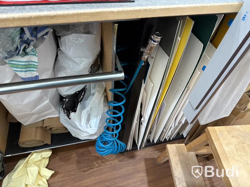 Komplett butik med varor & inredning