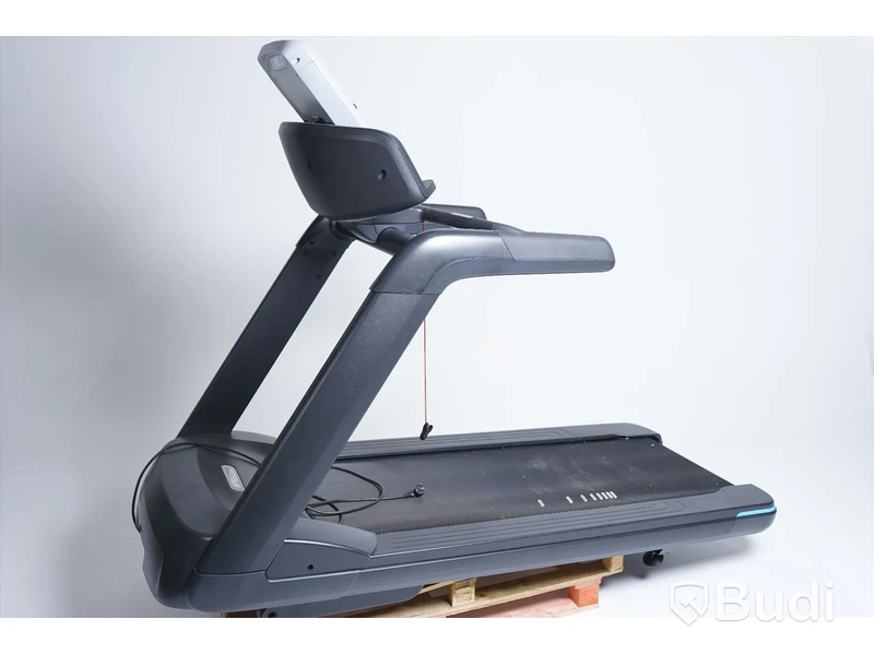 Löpband PRECOR TRM631 P30 console - 3 hk motor - 2022. Nypris 89 900 kr