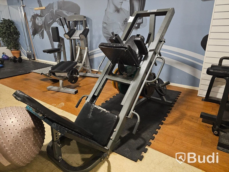 Kombinerad benpress och hacklift