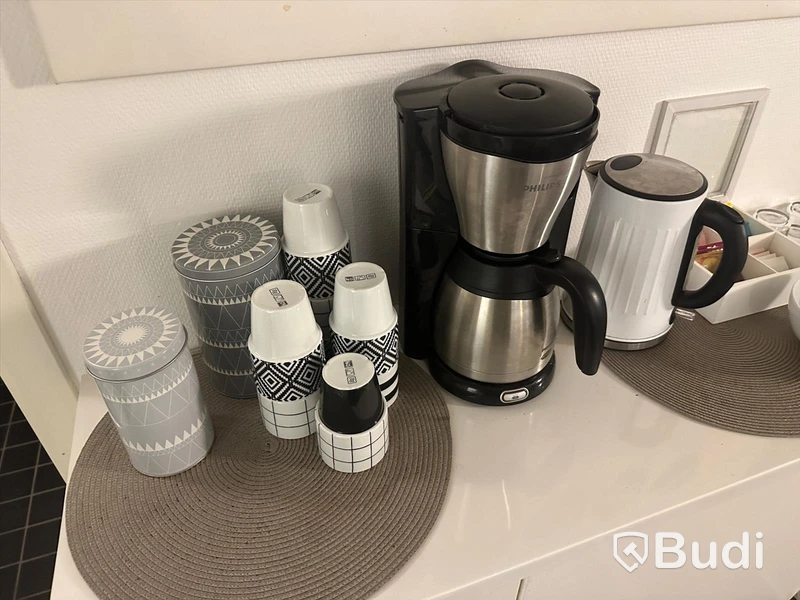 Kaffebryggare, vattenkokare och diverse glas