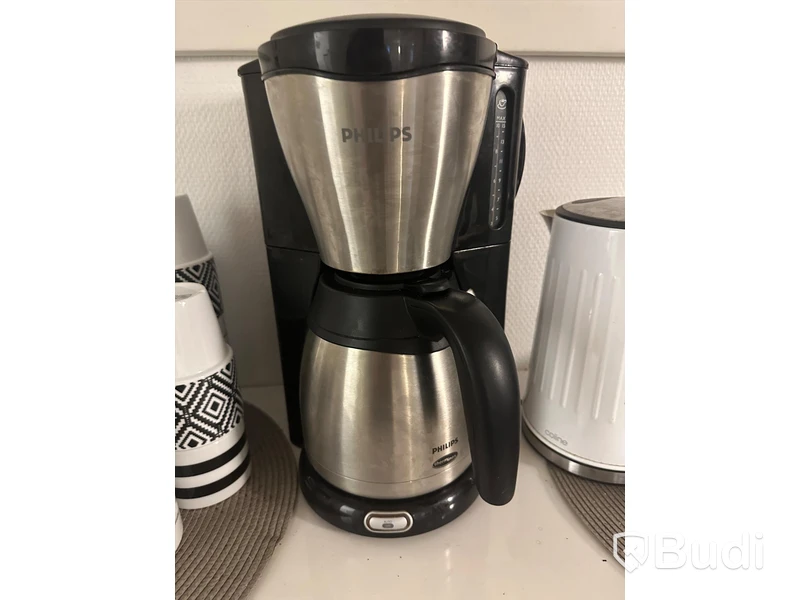 Kaffebryggare, vattenkokare och diverse glas
