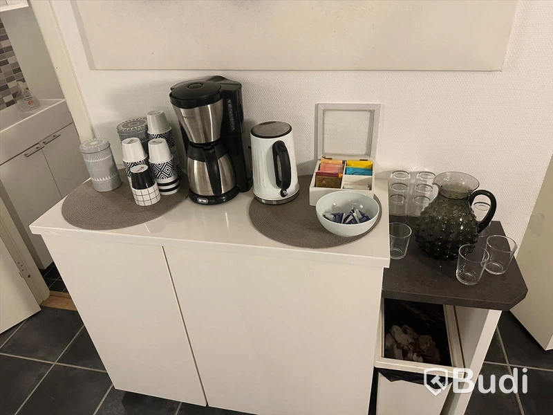 Kaffebryggare, vattenkokare och diverse glas