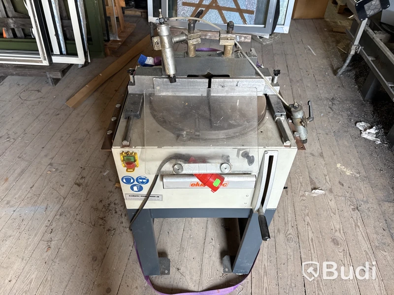 Enkelkap Elumatec TS 161/21 med sågbord