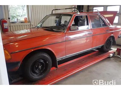 Mercedes 300D 1978 personbil - OMSTARTAD