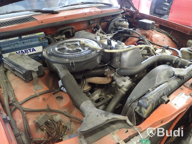 Mercedes 300D 1978 personbil - OMSTARTAD