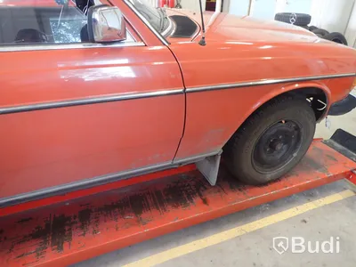 Mercedes 300D 1978 personbil - OMSTARTAD