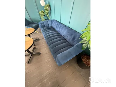 Soffa, fåtölj och 2st bord, lampa med hyllplan