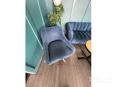 Soffa, fåtölj och 2st bord, lampa med hyllplan