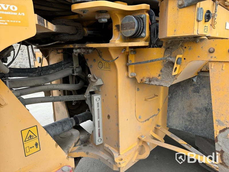 Volvo L180G - 2012 - EXPORT momsfri försäljning inom EU. Chassi no: VCEL180GP00019735 - Köpare: P.W. SAKBUD PRZEMYSLAW SAK, VAT PL4990414552 , Land: Polen, Intrastat HS code: 84295200, Vikt: 29700 kg