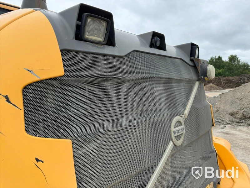 Volvo L180G - 2012 - EXPORT momsfri försäljning inom EU. Chassi no: VCEL180GP00019735 - Köpare: P.W. SAKBUD PRZEMYSLAW SAK, VAT PL4990414552 , Land: Polen, Intrastat HS code: 84295200, Vikt: 29700 kg