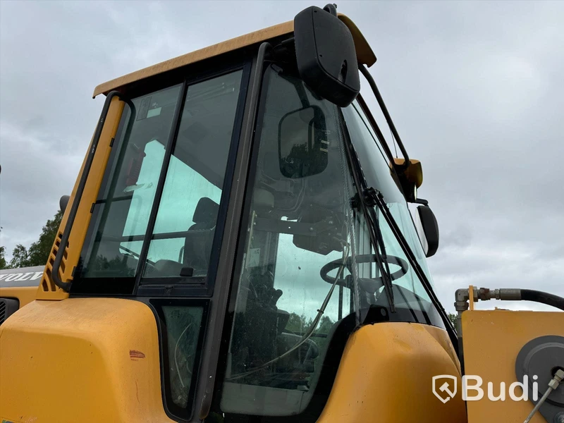 Volvo L180G - 2012 - EXPORT momsfri försäljning inom EU. Chassi no: VCEL180GP00019735 - Köpare: P.W. SAKBUD PRZEMYSLAW SAK, VAT PL4990414552 , Land: Polen, Intrastat HS code: 84295200, Vikt: 29700 kg